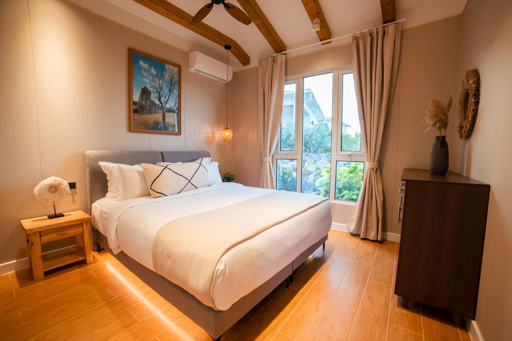 Golden Rock Dive And Nature Resort 오랑예스타트 외부 사진