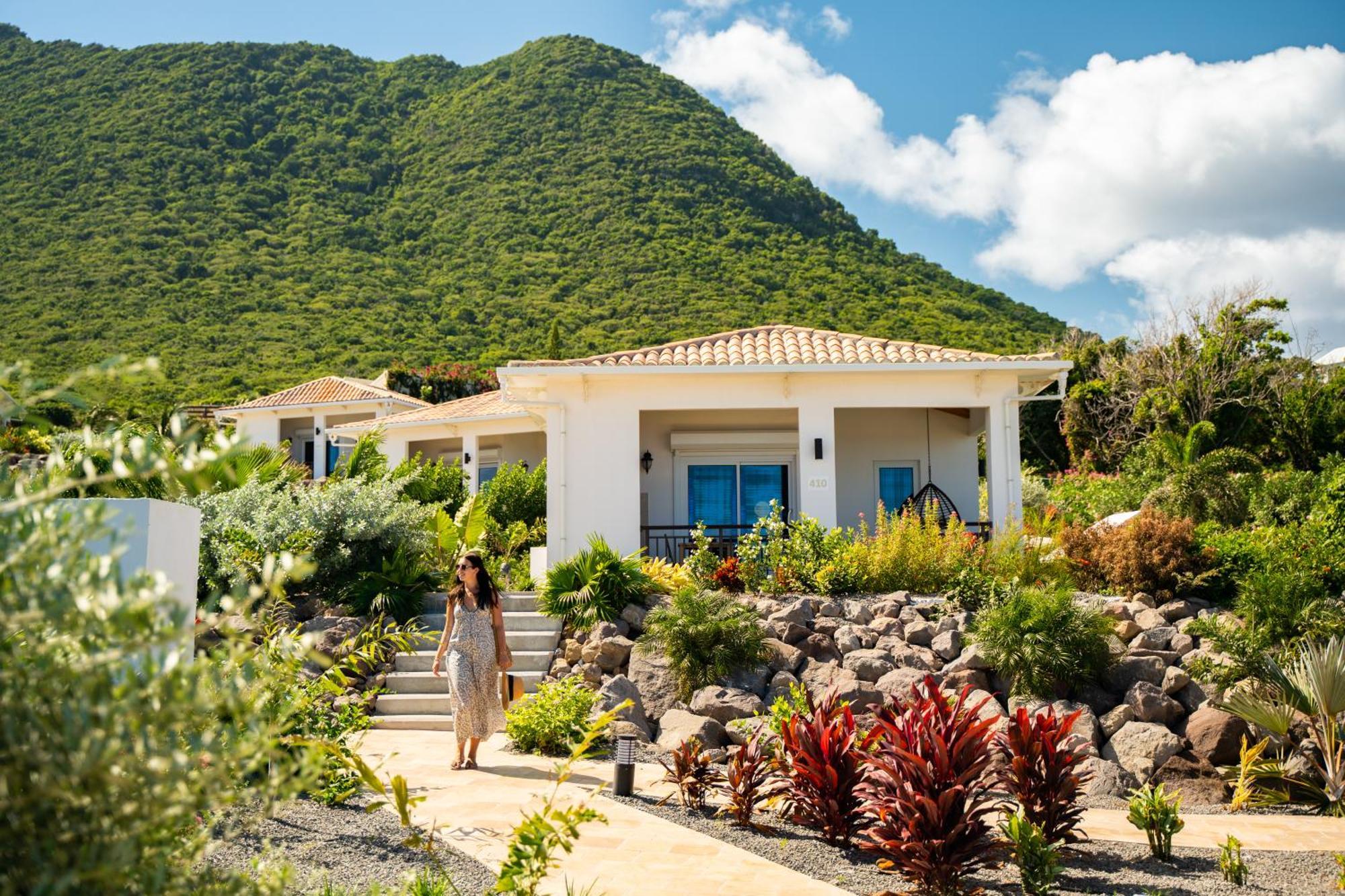 Golden Rock Dive And Nature Resort 오랑예스타트 외부 사진
