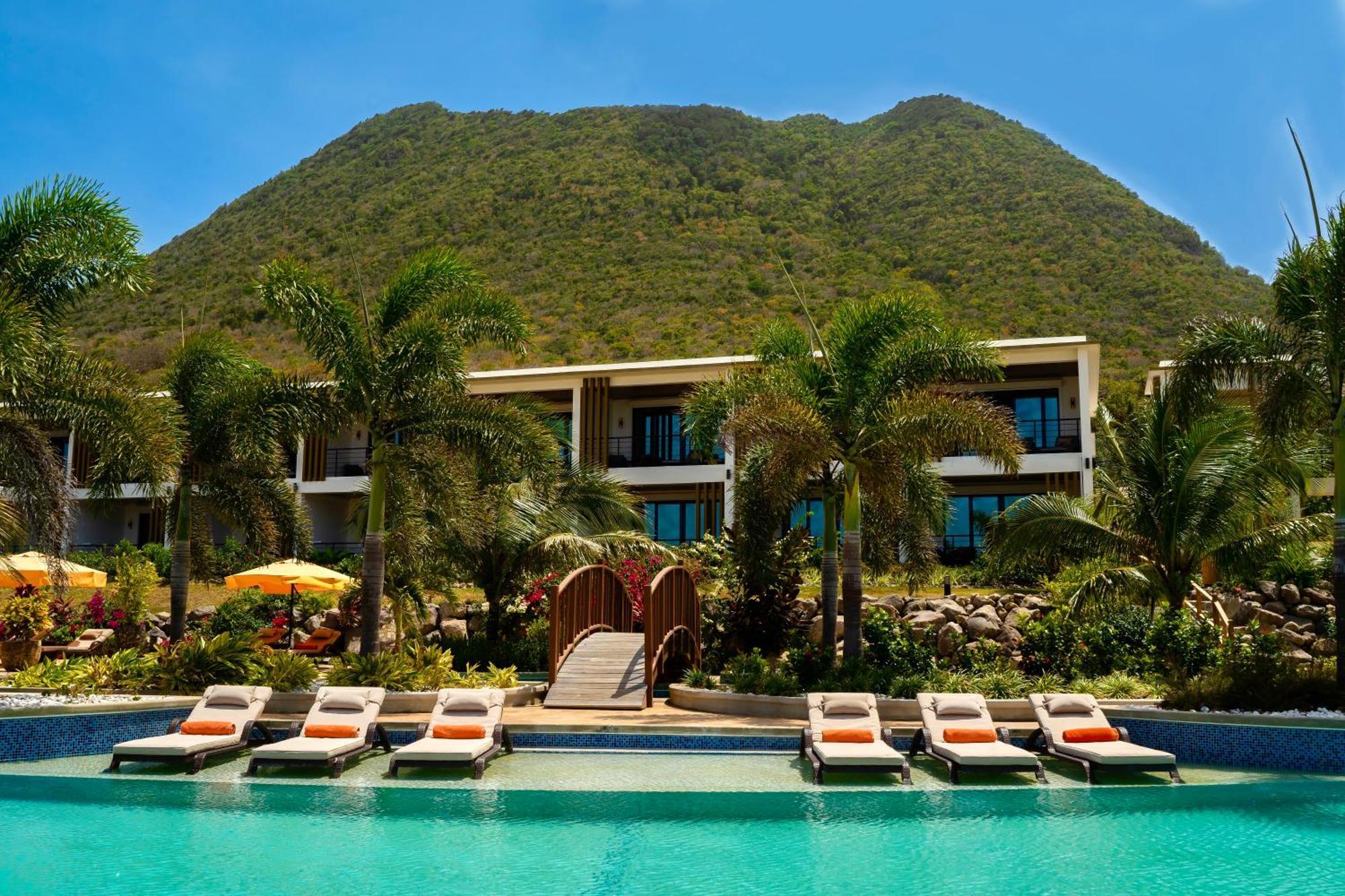 Golden Rock Dive And Nature Resort 오랑예스타트 외부 사진