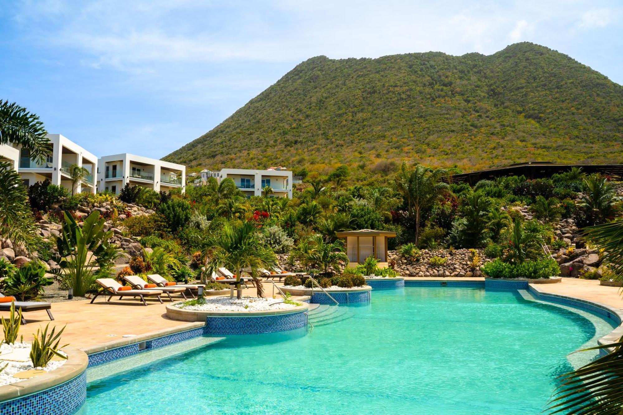 Golden Rock Dive And Nature Resort 오랑예스타트 외부 사진